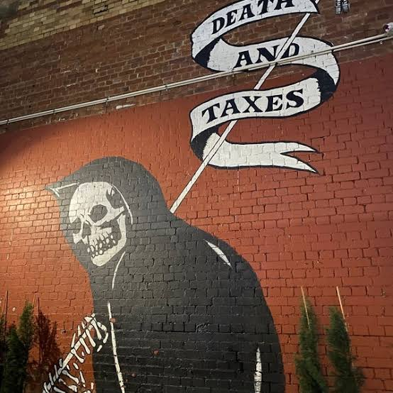 Had some great (Dark Souls inspired) cocktails at Death and Taxes and came home to rip out the professional shower sealing so I can redo it myself. Sounds like I'm headed for disaster but these old fashioned's got me feeling optimistic.