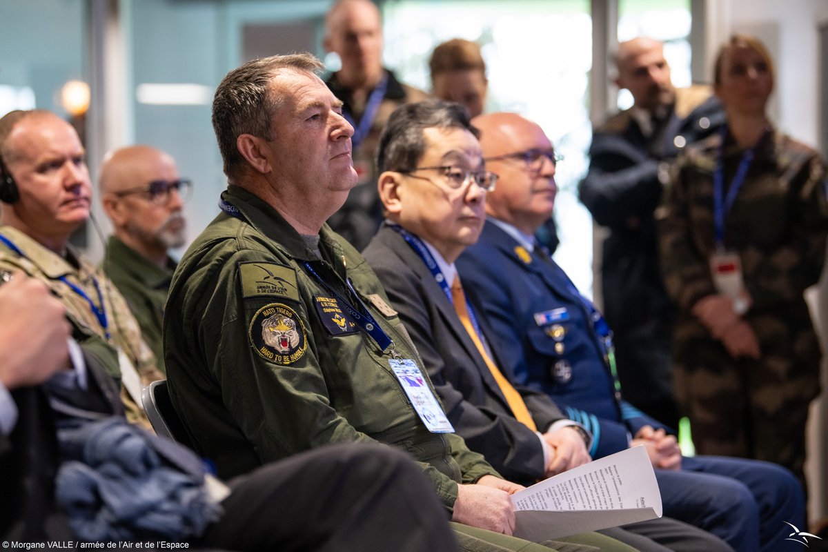 Chef d'état-major armée de l'Air et de l'Espace tweet media