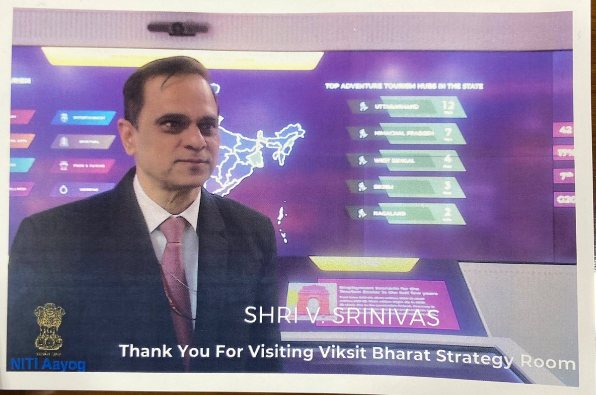 DARPG_GoI's tweet photo. Today, Secretary DARPG, Shri V Srinivas along with senior officers from DARPG took an inspiring, amazing and technologically empowering visit to NITI's Viksit Bharat Strategy Room.

#DARPG #ViksitBharat #NITI #Technology https://t.co/NtQyT7iGSh
