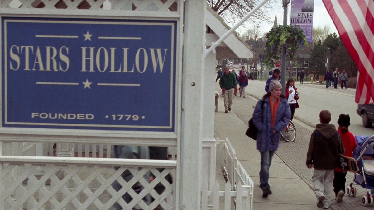 winonaddict's tweet photo. the first episode of gilmore girls was actually perfect https://t.co/lU7d6wg6XY