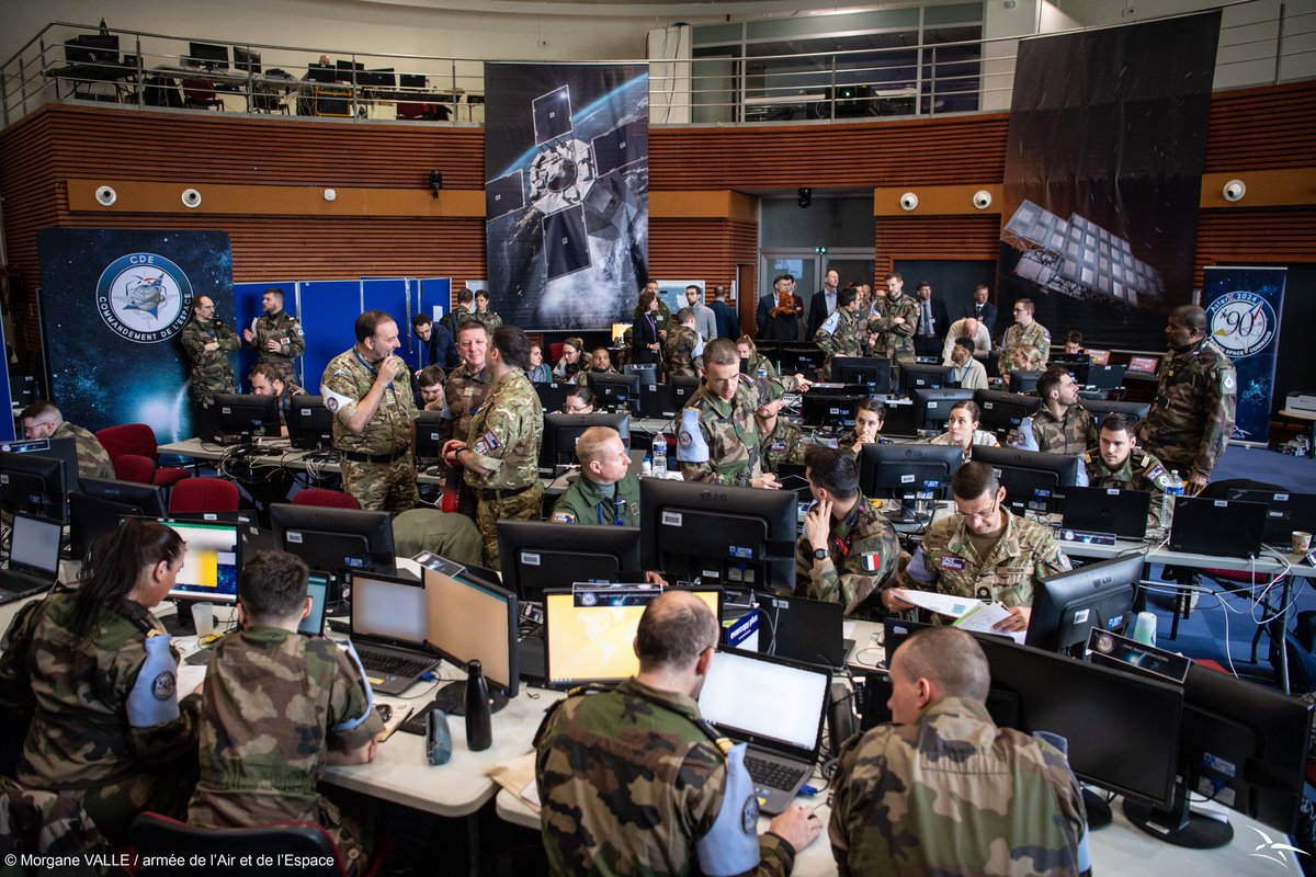 Chef d'état-major armée de l'Air et de l'Espace tweet media