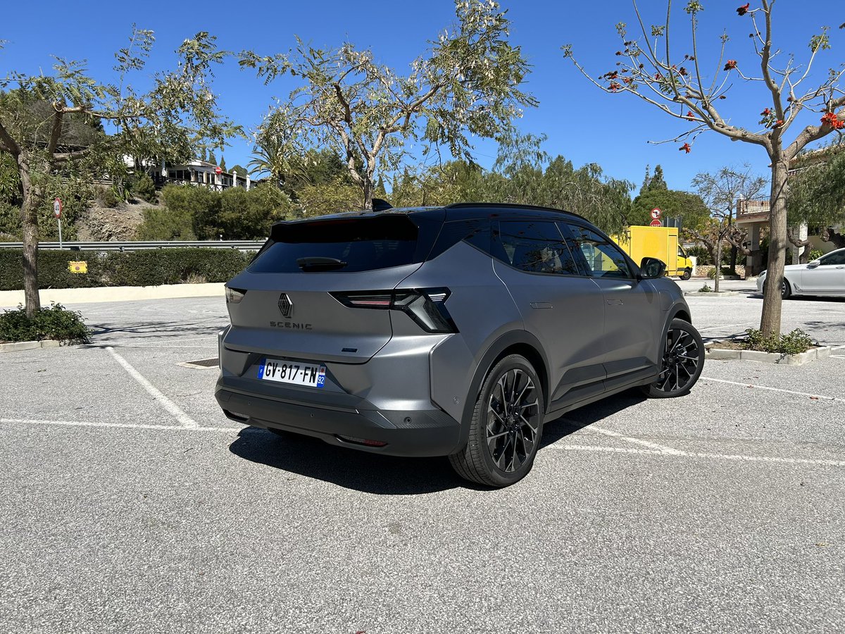 MarcoGorter_AW's tweet photo. Vandaag op pad met de #Renault #Scenic. Meer range dan een #TeslaModelY, maar de helft van het vermogen… https://t.co/NTM4YplSJh