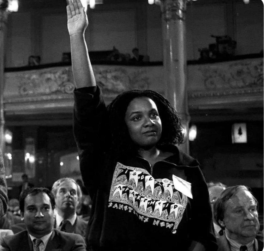 Solidarity with #DianeAbbott &amp; all women of colour under attack by racists &amp; misogynists in the UK. 

But let me tell you perpetrators something, we are here, we are rising, &amp; though you put us at risk whilst facing little repercussions, we won't be cowed &amp; we will fight back.