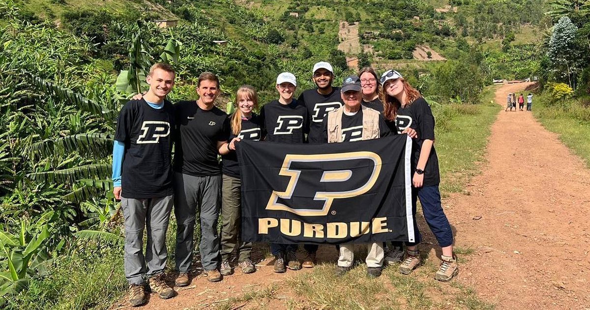 PurdueEngineers's tweet photo. Project Boiler sets aside 28 days to make a difference through @PurdueforLife, helping #PurdueEngineers innovate a unique drone prototype, distribute clean water in Rwanda, empower the next generation of diverse engineers and more. Six days left to donate: https://t.co/Tv8FWMtPwS https://t.co/G6XVDbWb98