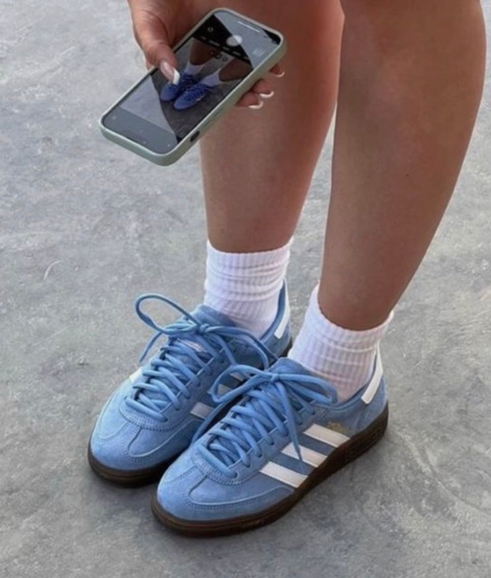 🎉 Ringing in the New Year rightly: New Year, New Kicks! 
💎 The Adidas Campus 00s, Samba and Spezial University Blue are ruling the fashion scene! 
👉🏼 Grab yours now at Ibuysneakers.com 

#Adidas #SneakerShop #StyleYourFeet #Campus00s #AdidasSamba