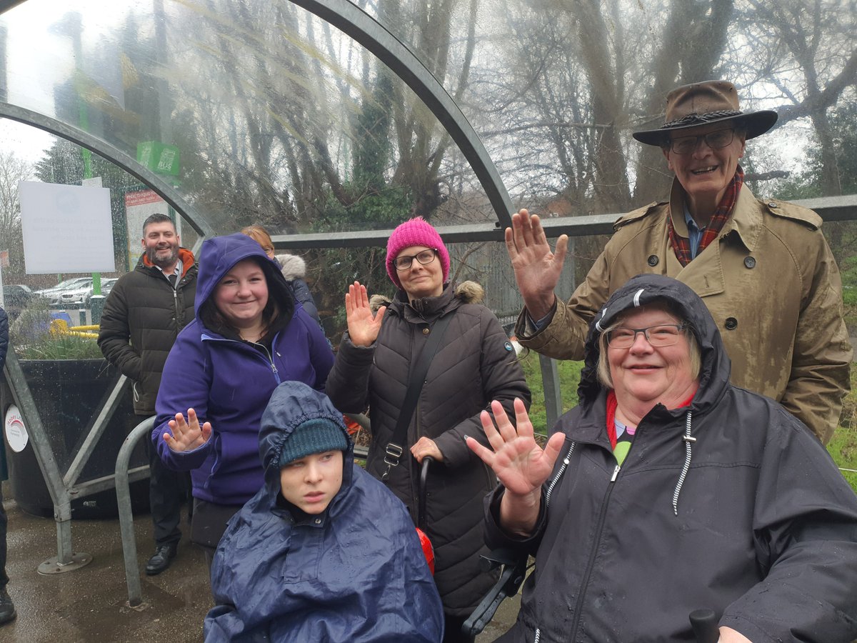 Demonstrating #accessibility issues on the #Abbeyline in #StAlbans this morning to Rail Industry reps. Hopefully #MakingADifference 🤞
@CommunityRail @LNR_Community