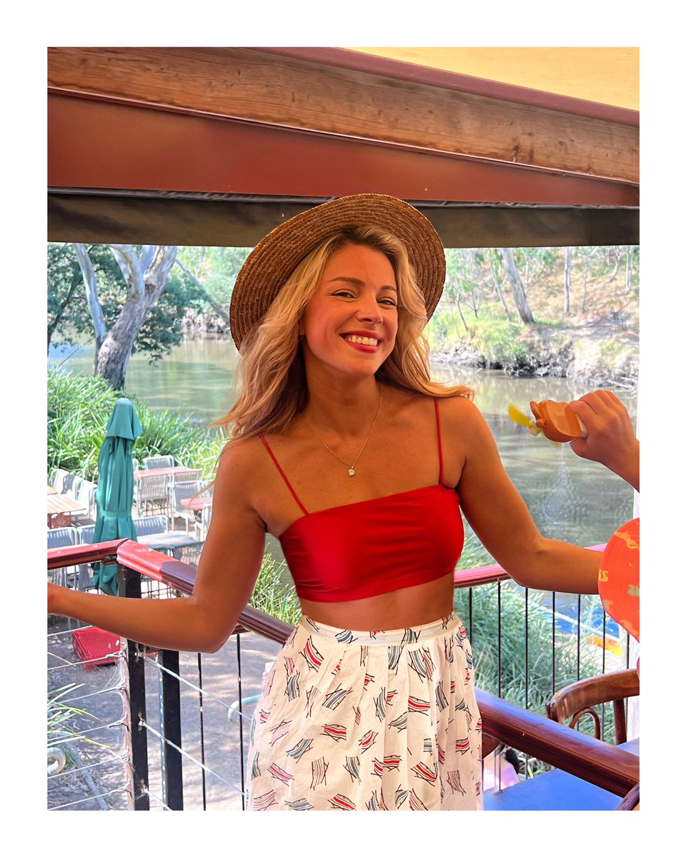 TeressaLiane's tweet photo. THANK YOU, THANK YOU, THANK YOU SO MUCH EVERYONE FOR ALL OF THE LOVE &amp; BIRTHDAY WISHES !!! ❤️😭 Xx

I had the best day !! Thanks to my gorgy loved ones who spoiled me with hugs, love, silly laughter and pressies 😂❤️ …

https://t.co/QwQejxHas1 https://t.co/VolDctmJpe