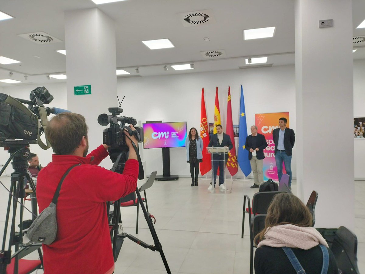 Sofialbg's tweet photo. El certamen CreaMurcia es mucho más que un concurso donde el talento joven tiene un escaparate, después de 32 ediciones, no podemos concebir una ciudad sin él, sin la revolución que supone cada año esa explosión de creatividad, esfuerzo y pasión. Por ello, Inspira, Crea, Murcia. https://t.co/dOCgcGqz0z