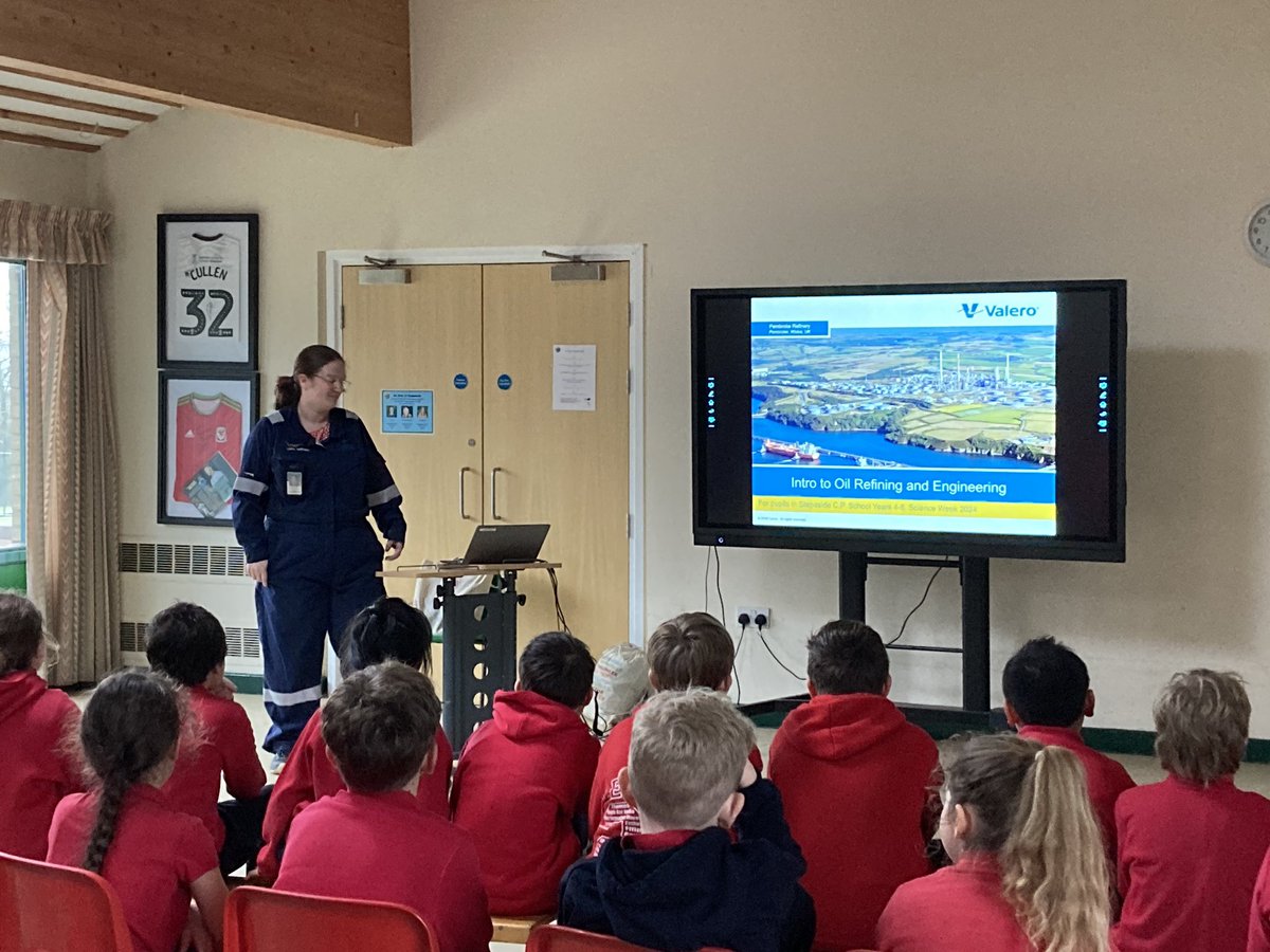 Stepaside C.P. School (@stepasidecp) on Twitter photo Dosbarth Broad Haven and Newgale learning about a career in engineering from our wonderful Chair of Governors Laura Burnett. #valero #valerointhecommunity #engineering Dosbarth Broad Haven and Newgale learning about a career in engineering from our wonderful Chair of Governors Laura Burnett. #valero #valerointhecommunity #engineering