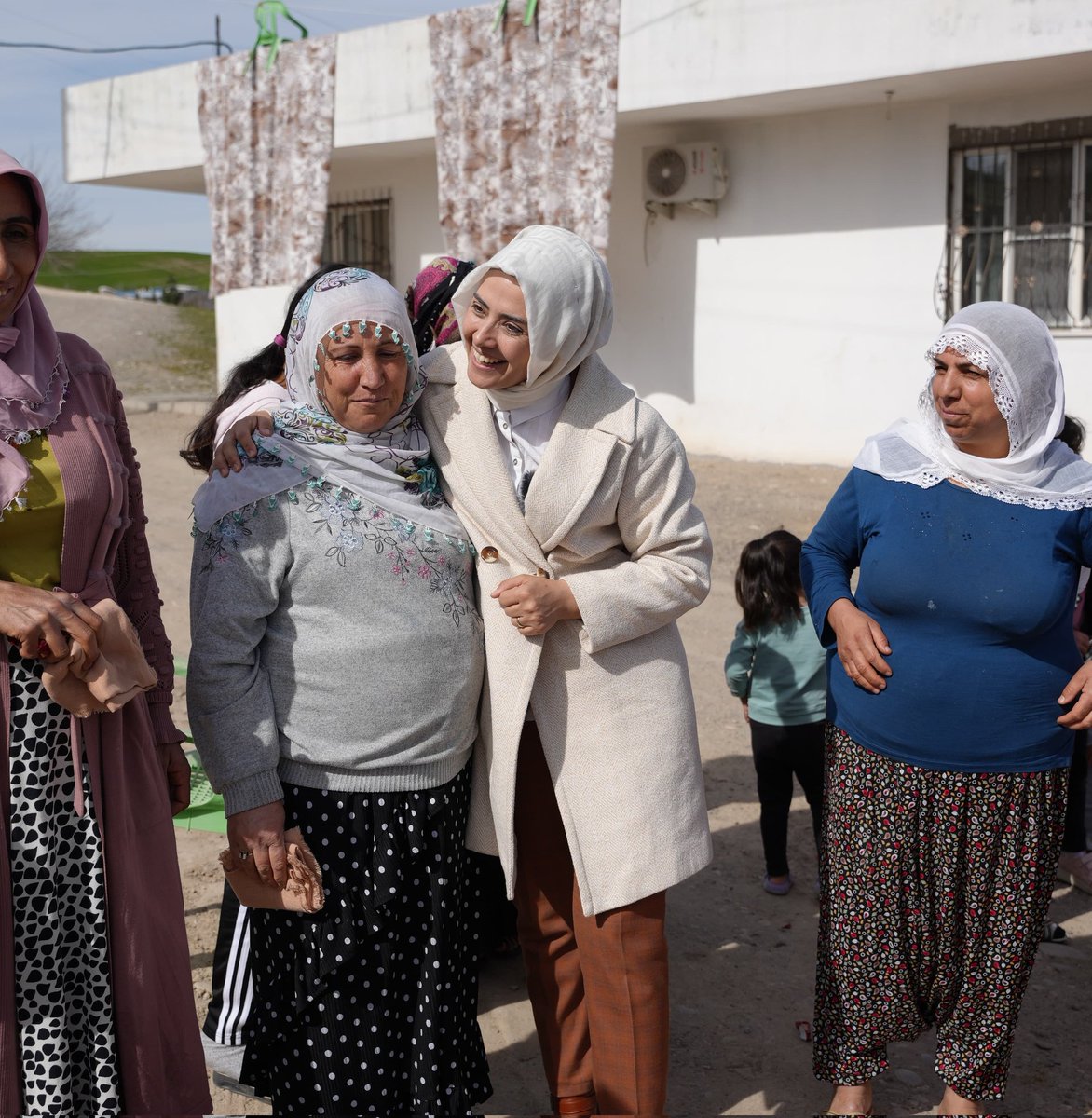 BehiyeArslanBB's tweet photo. 📍Çavuşlu / Çawişlî

RÊYA ME RÊYA RASTIYÊ YE,
RÊHEVALÊ ME, MILETÊ ME YE.

Em hazir û amade ne.

#JiBoBismilêŞaredariyaRast

@GalipEnsarioglu 
@mehmetsaityaz 
@Kepoluasuna 
@BildenHalis 
@RasitOcak 
@akpartidbakir 
@AkPartiBismil https://t.co/PKXJ4OWcj5