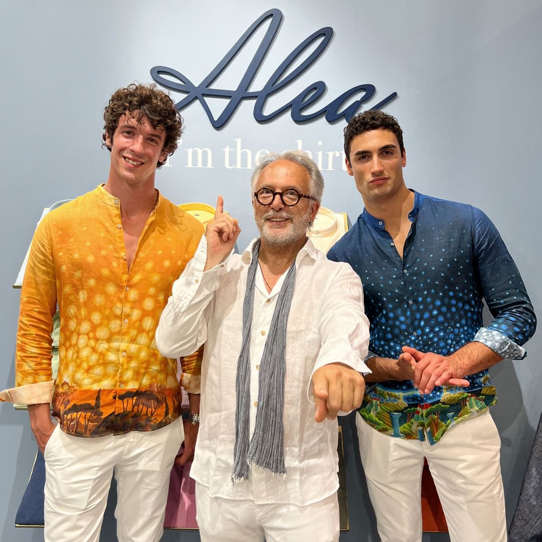 LucaDallOlio2's tweet photo. Il 15 marzo a La Rinascente, Piazza Duomo Milano, evento imperdibile! Alle 18 con Alea , scopri la collezione ispirata alle mie opere, un connubio unico tra arte e moda. Vi aspetto numerosi per celebrare insieme questa straordinaria fusione! #ArteEModa #LaRinascenteMilano https://t.co/xNChz4mgkz