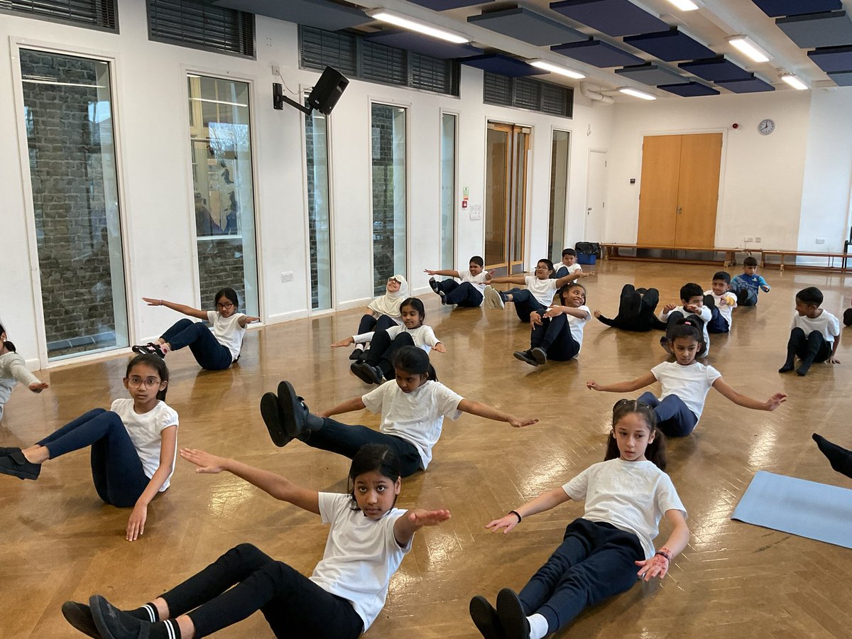 MayflowerSch's tweet image. Using yoga to help strengthen our back and abdominal muscles in #himid class today. We also explore how breathing can help to calm the nervous system. #SEMH #LKS2 #mindfulness