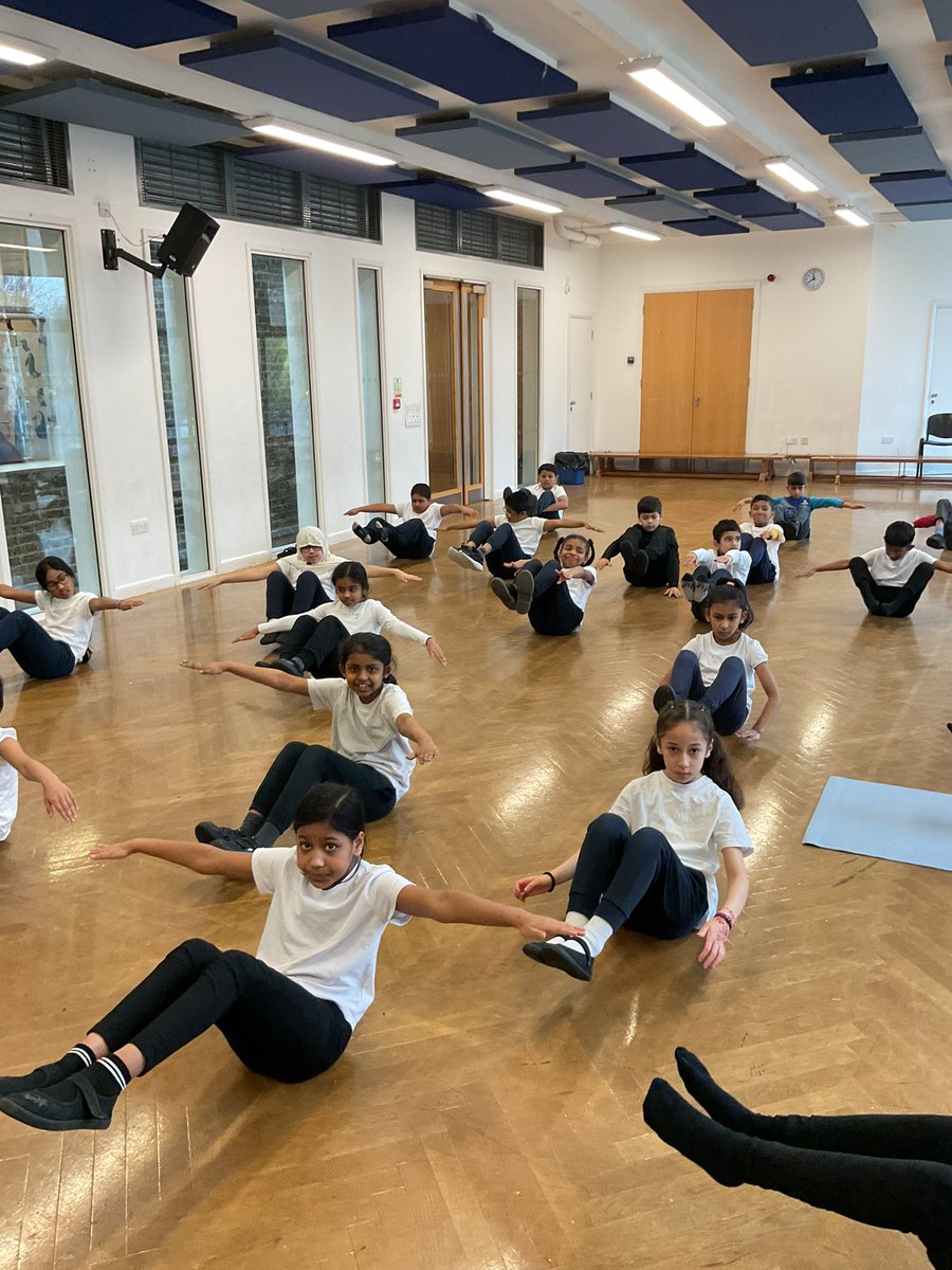 MayflowerSch's tweet image. Using yoga to help strengthen our back and abdominal muscles in #himid class today. We also explore how breathing can help to calm the nervous system. #SEMH #LKS2 #mindfulness