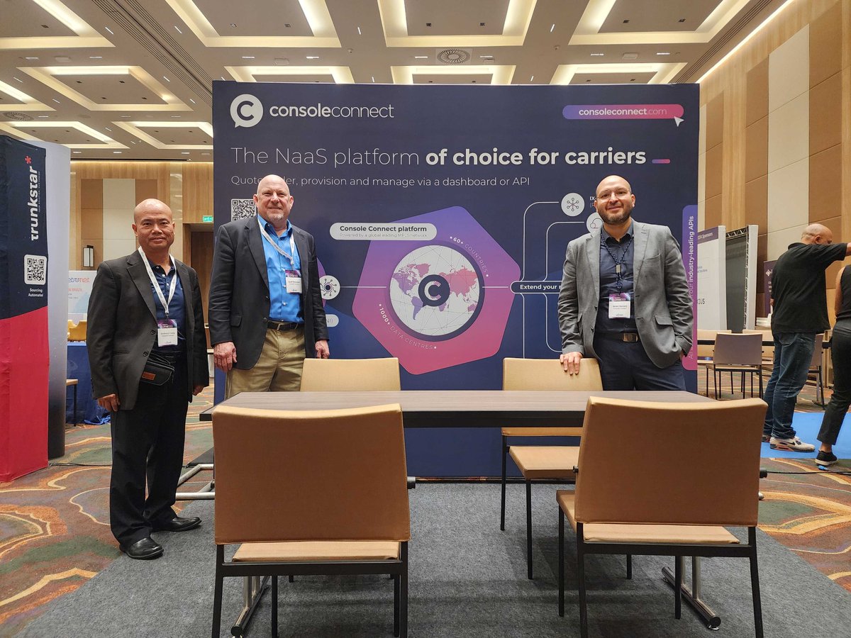 ConsoleConnect's tweet image. Olá #CapacityLatam São Paulo 🇧🇷! Stand 10 is the place to be. Discover how our #ondemand connectivity capabilities on our global #NetworkAsAService platform can empower you to #interconnect in Latin America and and extend your network reach further across the globe 🌏.