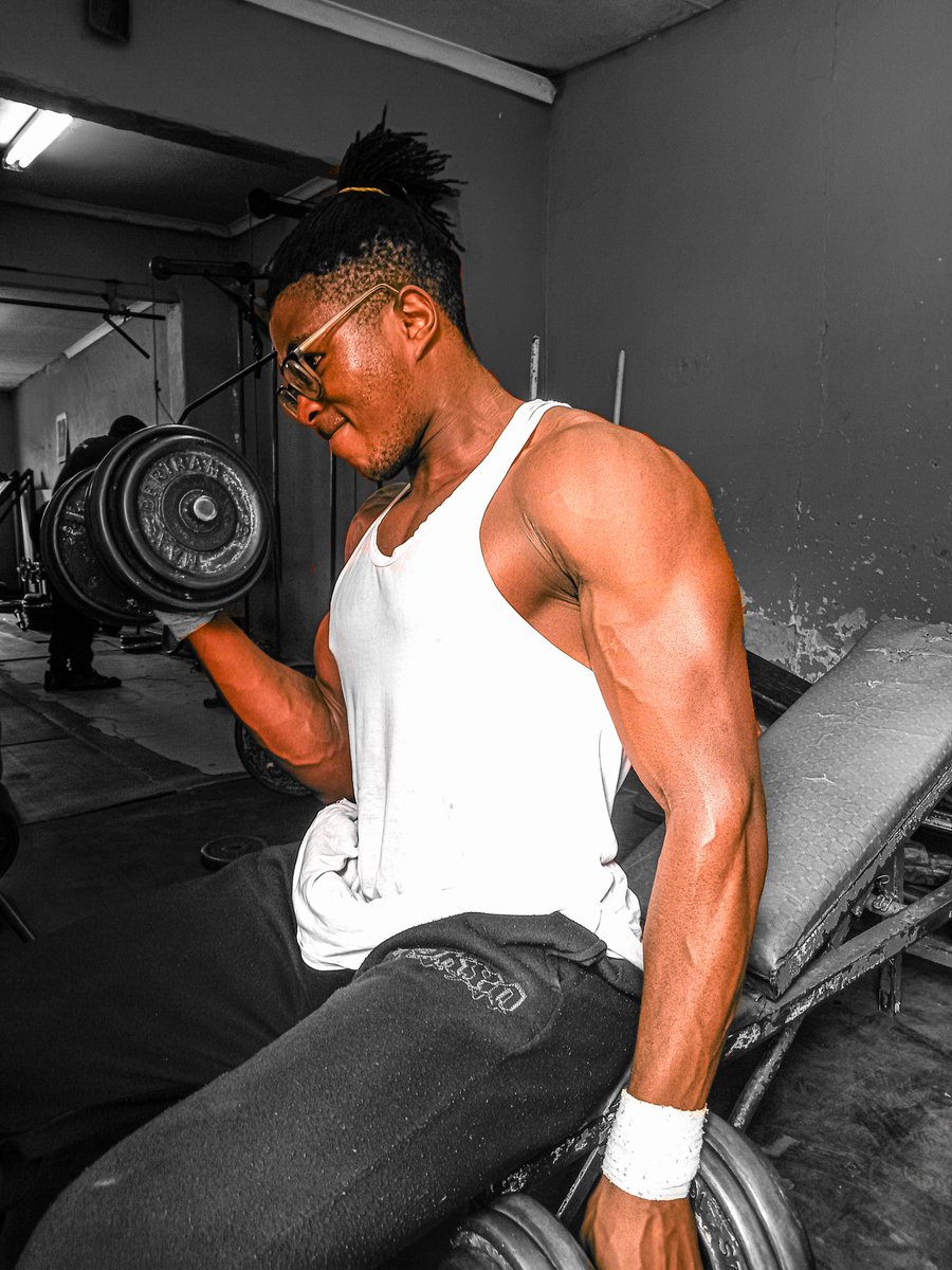 Mfundo_kxng's tweet image. - Done for the day🔥
●
●
- 📸 :: @Kiloboy8

#ironaddict #liftjustforfun #LJ4F