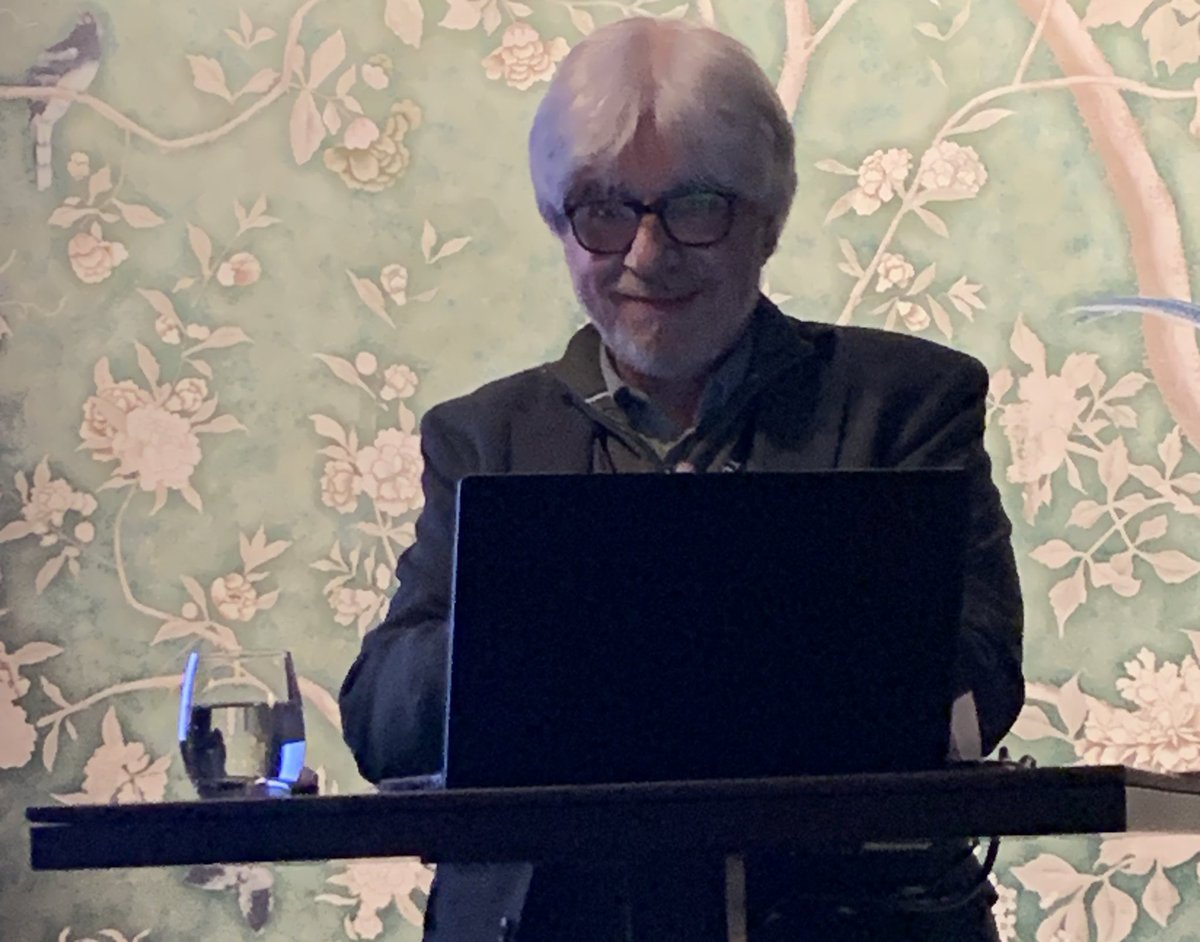 Chris Stolwijk, directeur <a href="/RKDnl/">RKD</a>, leidt onze lancering van The Mondrian Papers in met een korte geschiedenis van het project: al in de jaren 70 werd <a href="/UvA_Humanities/">UvA Geesteswetenschappen</a> er al een poging gedaan om de brieven van #Mondriaan bij elkaar te brengen. Nu, 50 jaar later…