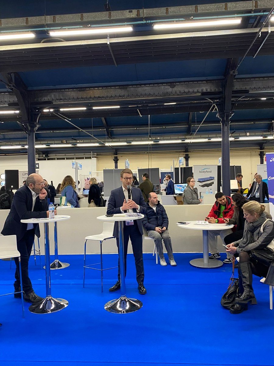 ARS_IDF's tweet photo. #Innovation | @jlnmrl  hier sur le Salon @Medintechs pour parler du bilan du PRS2 et débattre autour de la question « faut-il encore investir dans le numérique en santé ? L’occasion d’échanger avec les nombreux acteurs de l’innovation en santé présents sur le salon. https://t.co/dUA4waX1Rl