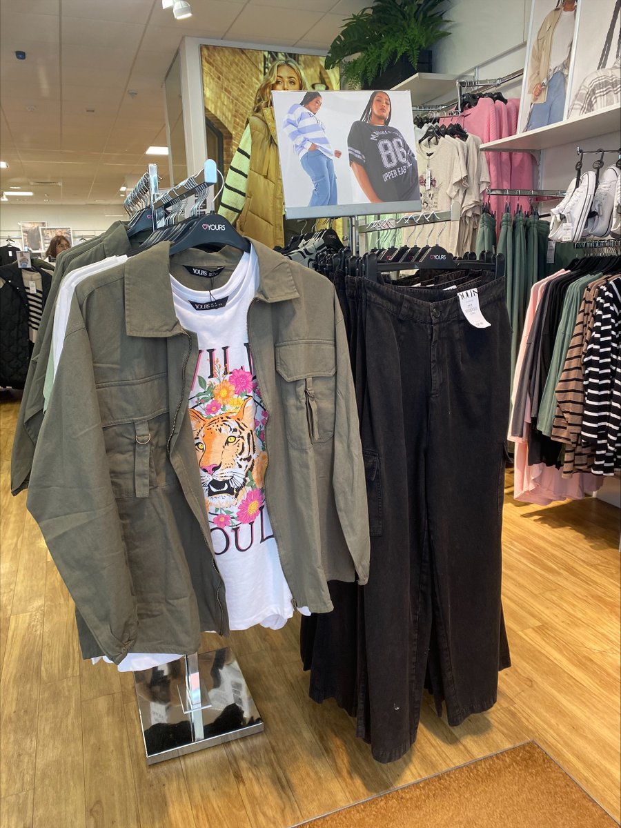 For the latest fashion trends to flatter your curves, head to @yoursclothing on New Conduit Street and check out their new Spring styles available in sizes 14-40 📷📷📷📷 #vancouverquarter #kingslynn #spring #fashion #curve