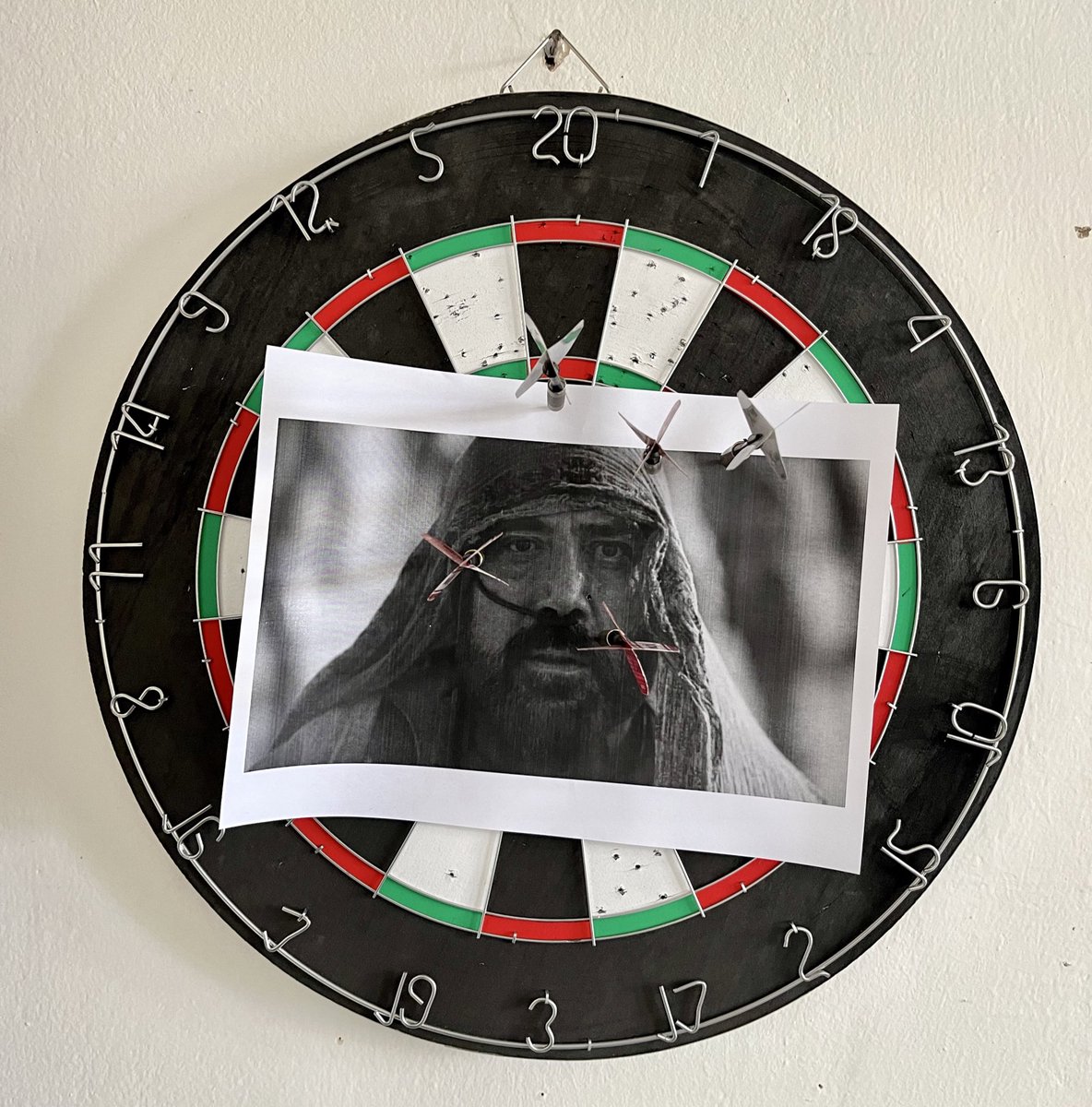 dneska vyšel <a href="/matschneid/">Matěj Schneider</a> skvělej longread o opioidový krizi v USA 

mezitím v redakci: