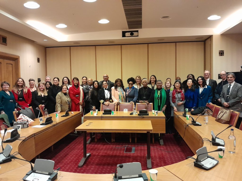 AminaArtAnsari's tweet photo. Women Mastering Change.

On 1st day of blessed Ramadan in this crucial world, it was a real honour to speak on Women’s International day at prestige House of Lords. First speech since CI surgery. 

#aminaartansari #artist #speech https://t.co/TOXFpE05Zo