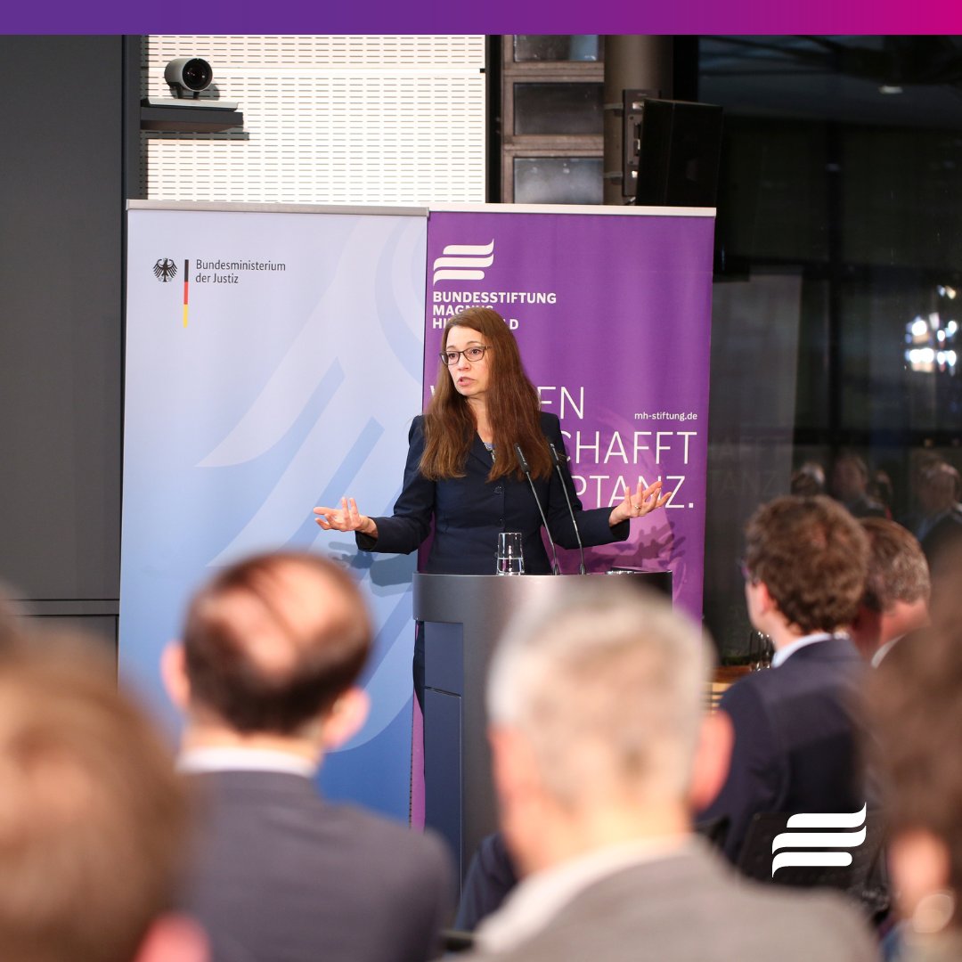 mhstiftung's tweet photo. Vor 30 Jahren wurde auch in Westdeutschland endlich der #Paragraf175 vollständig abgeschafft. 
Dies haben wir gestern Abend gemeinsam mit dem @bmj_bund und etwa 120 geladenen Gäst_innen in Berlin gefeiert, diskutiert &amp; vertieft.
Hier eine kleine Fotoauswahl des gestrigen Abends. https://t.co/c6Iohn0Hzg