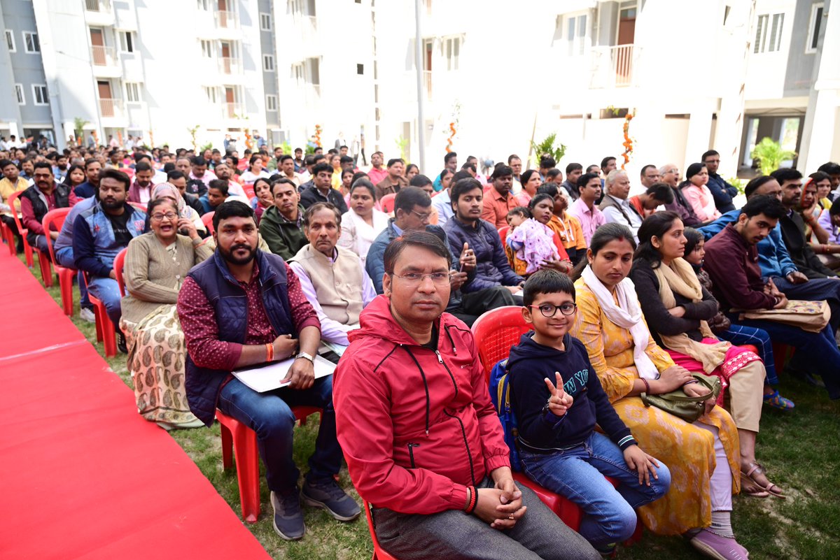 PMAYUrban's tweet photo. घर से होगा जीवन आसान, सपनों को मिलेगी नई उड़ान I

10 मार्च 2024 को लाइट हाउस प्रोजेक्ट लखनऊ के अंतर्गत 1,000 से अधिक लाभार्थियों को उनके अपने पक्के मकान का स्वामित्व प्राप्त हुआ। इस परियोजना का उद्घाटन माननीय प्रधानमंत्री ने आजमगढ़ से किया।

#PMAYUrban #HousingForAll https://t.co/vr93eUzOPq
