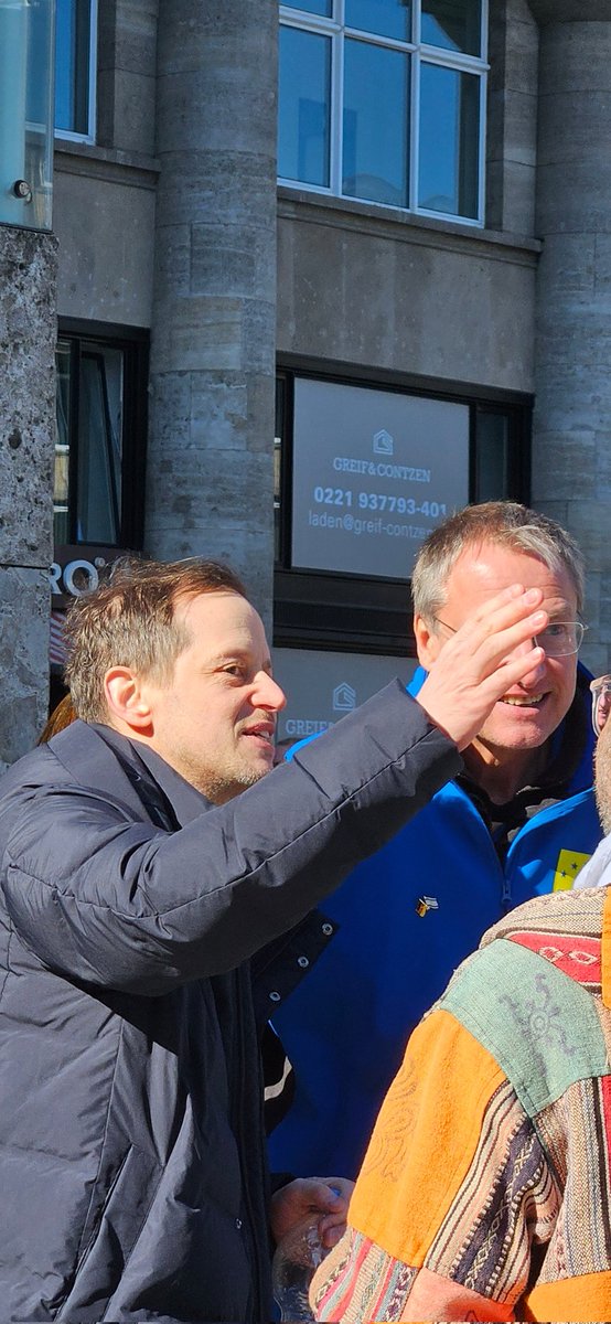 Anonymatiker's tweet photo. #MichaelStürzenberger im netter Unterhaltung mit #RogerBeckamp von dee #fckafd. #k0903 https://t.co/tymMF6Z3j1