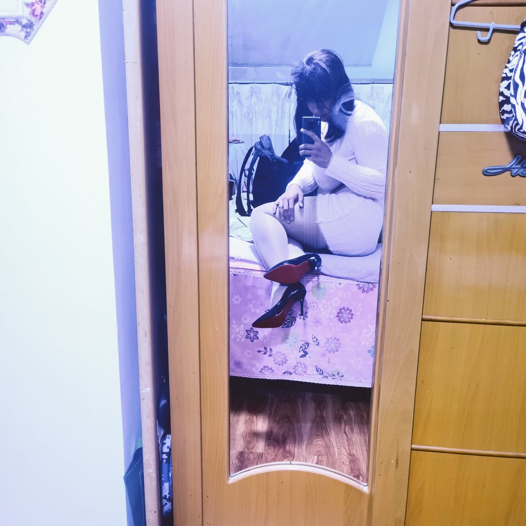 屁股好痒，吸rush后更痒了，好想有个大🐔来上了我
#cd #伪娘骚货 #肉便器 #sissy #母狗 #媚黑 #伪娘母狗