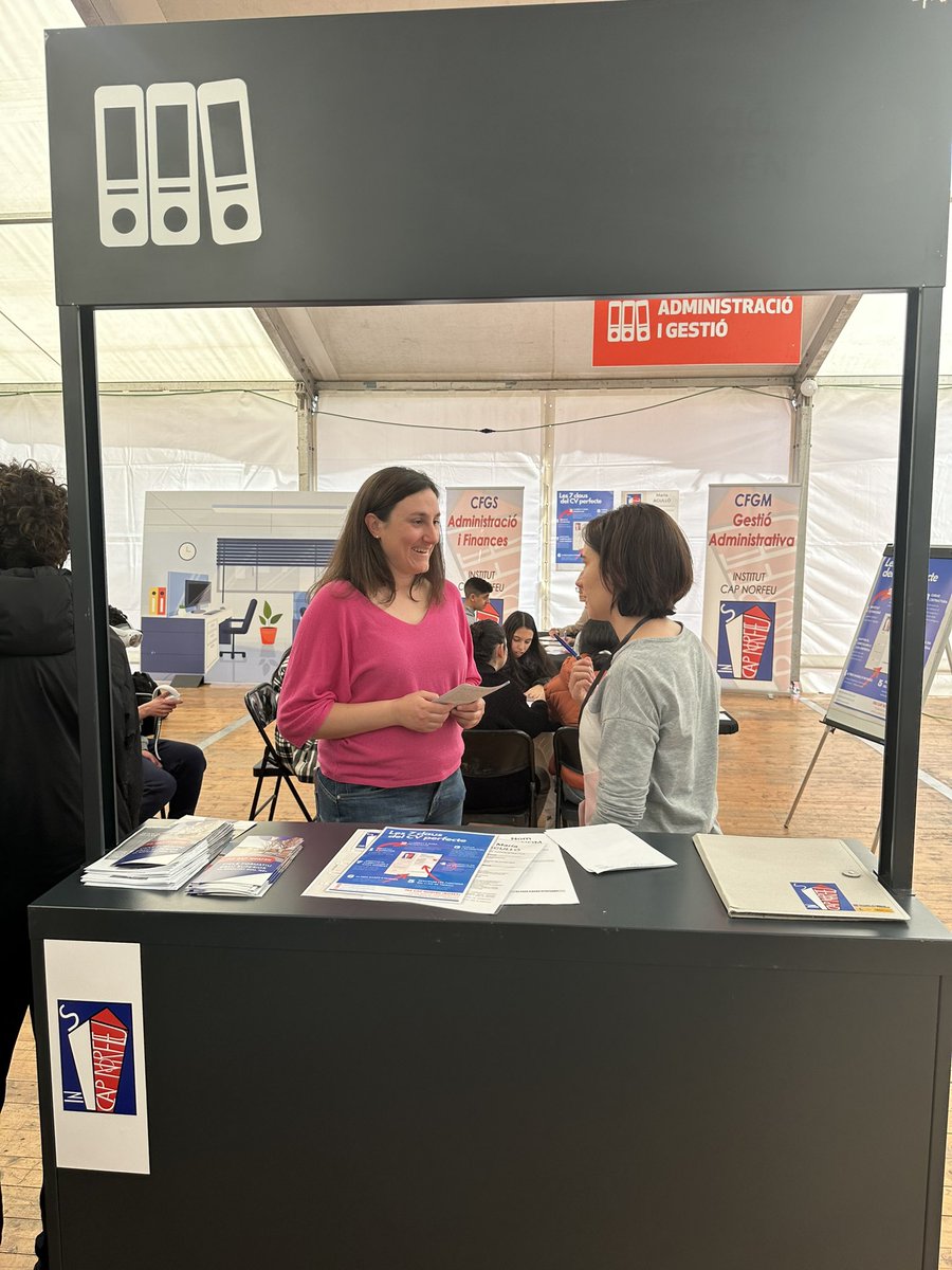 NorfeuAdm's tweet photo. Primera jornada al IV Saló dels oficis de #Figueres #administratiunorfeuroses #capnorfeu #administració https://t.co/gxz9kN9EU7