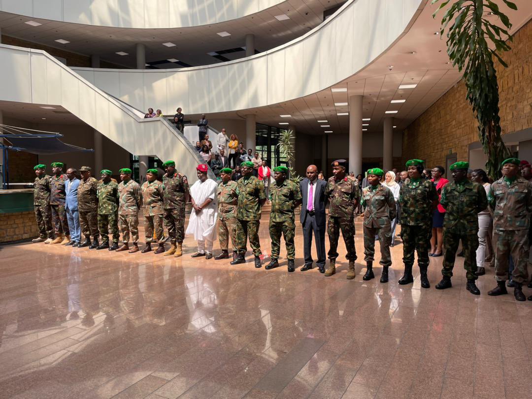 We join @_AfricanUnion in recognizing the contributions of these service women & men in silencing the guns in Ethiopia’s #Tigray region, as part of the #AU monitoring of the implementation of the Pretoria Agreement.🇩🇰 continues to support @AUC_PAPS in ensuring peace in #Africa 🕊️