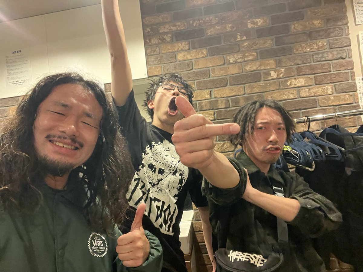 UGTWO's tweet photo. またしても新旧ベースが揃ったよ。
何度でもこんな日をつくっていこう!!
#InvertedClap
#0_001DAY
#theun https://t.co/Uz5K8o1jEO