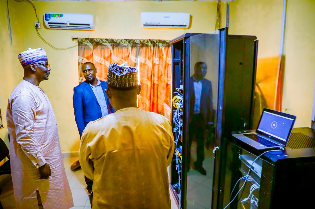 nasitdea's tweet photo. His Excellency, Engr. Abdullahi A. Sule, champions Nasarawa State's digital revolution, inspecting the 10km fibre optic network installed 1/2 https://t.co/KjJn1qBFN2