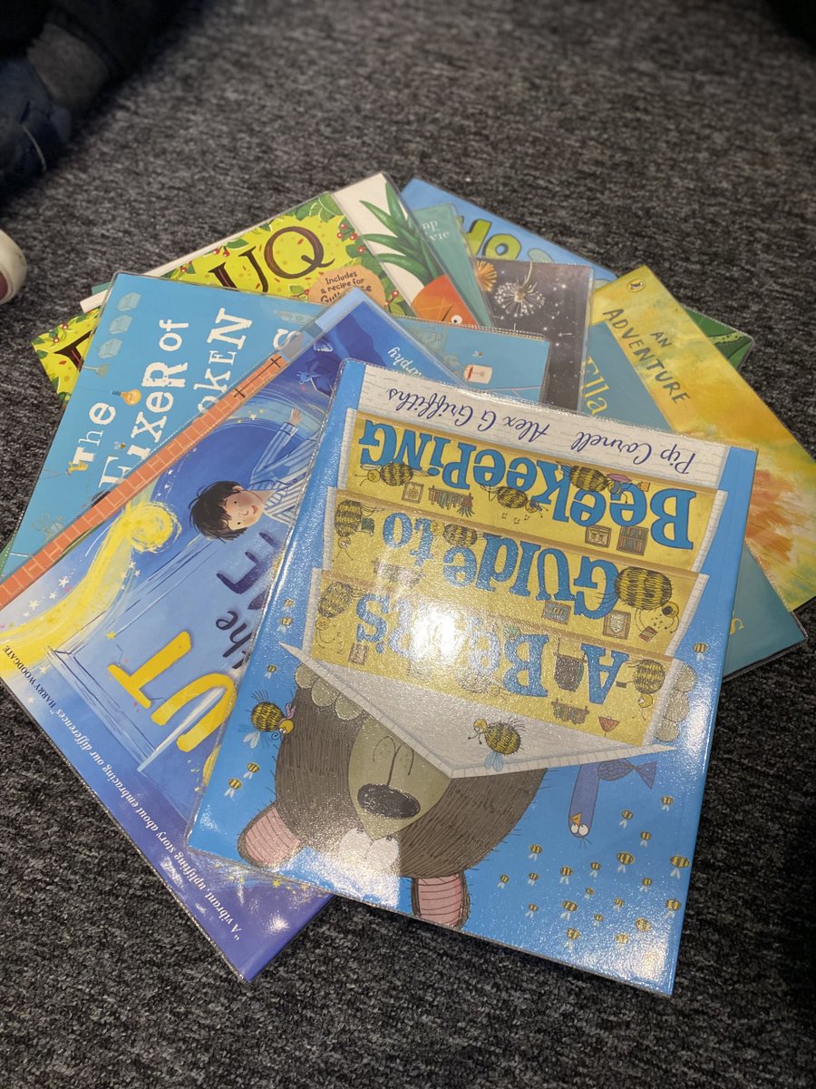 WarleyRoadPri's tweet photo. Wow! We can't believe we won so many fabulous books as part of 'The Book of the Year' shortlist with @GreatHeightsHub our children have loved spending time in the library, sharing their love of reading with their friends. #readforenjoyment #everychildareader https://t.co/LJzgi0QrUB