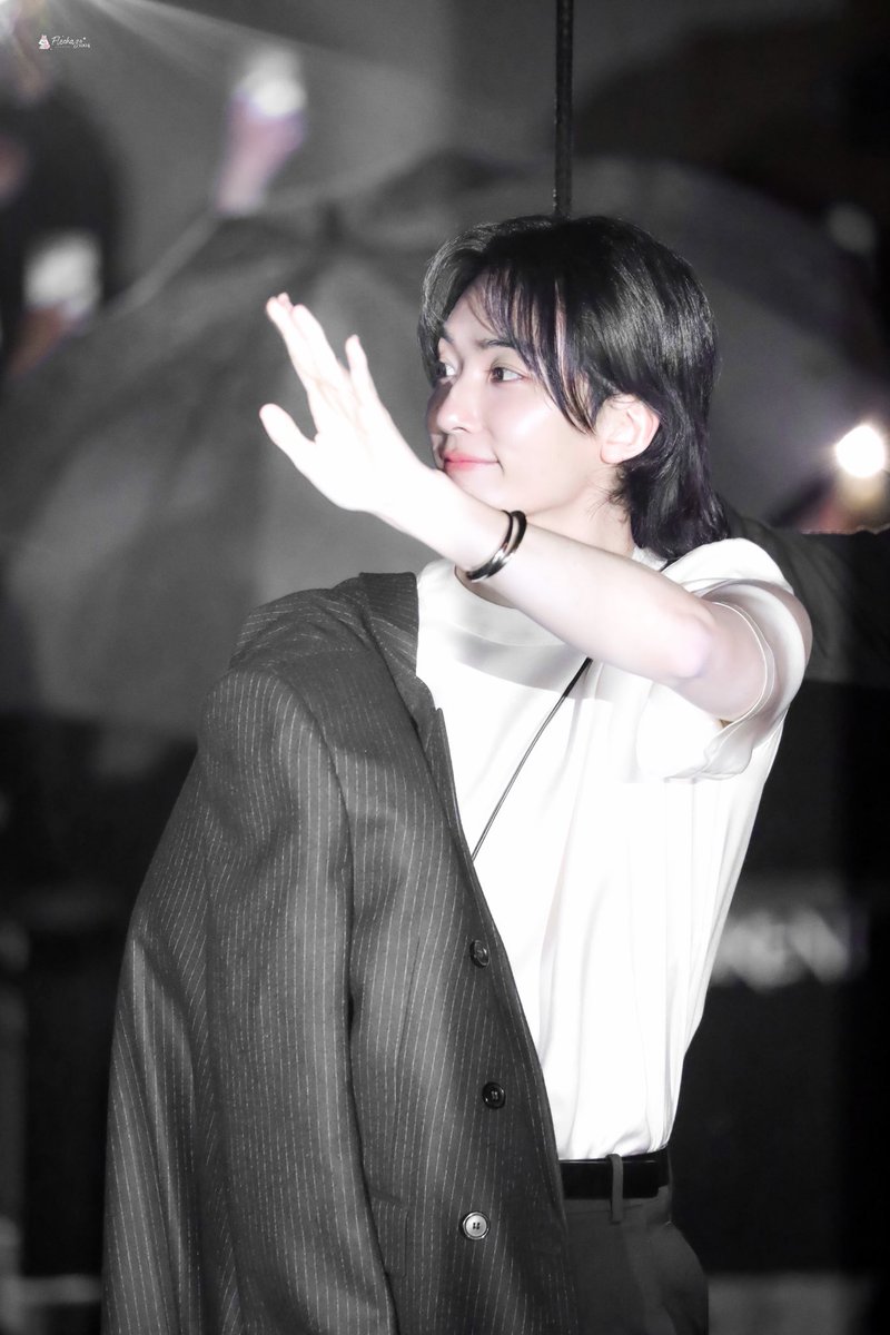 240305｜HD

YSL

#JEONGHANxYSLFW24 #YSL 
#정한 #JEONGHAN #ジョンハン
#정한인파리_YSL패션위크
#JEONGHANxSaintLaurent