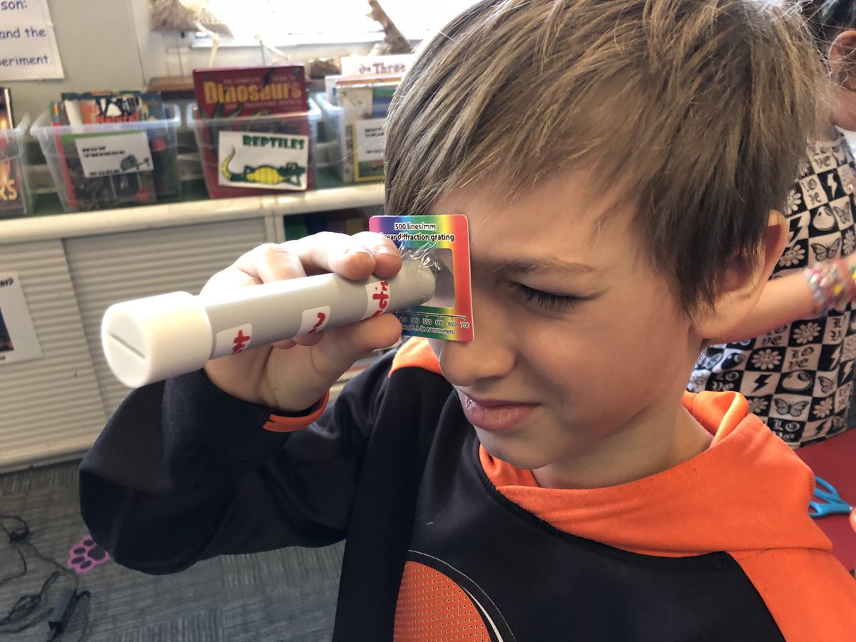 CurreyScience's tweet photo. 3D printed Spectroscopes! https://t.co/YjQA2ZbcOg