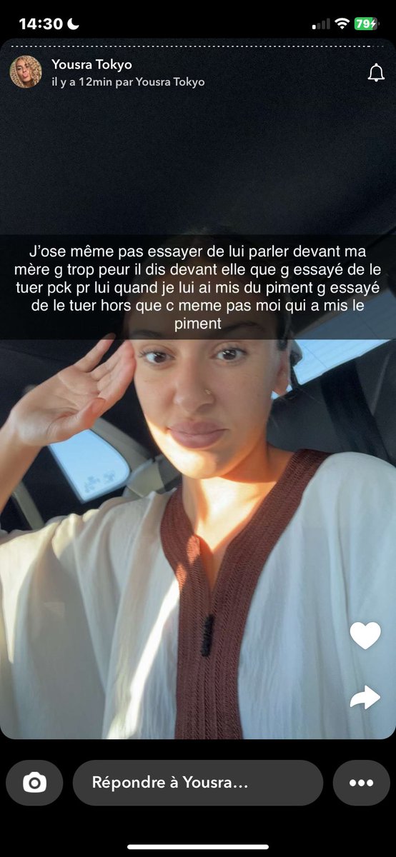 bad_queen31's tweet photo. Mdrrr apparemment c’est pas elle qui a mi le piment dans les pâtes alors qu’ont la bien vue couper et mixer tout y’a pas à mentir comme ça c’est le ramadan et elle ose mentir sur ça  #yousralkh #menteuse #buzz https://t.co/To5maI1YWl