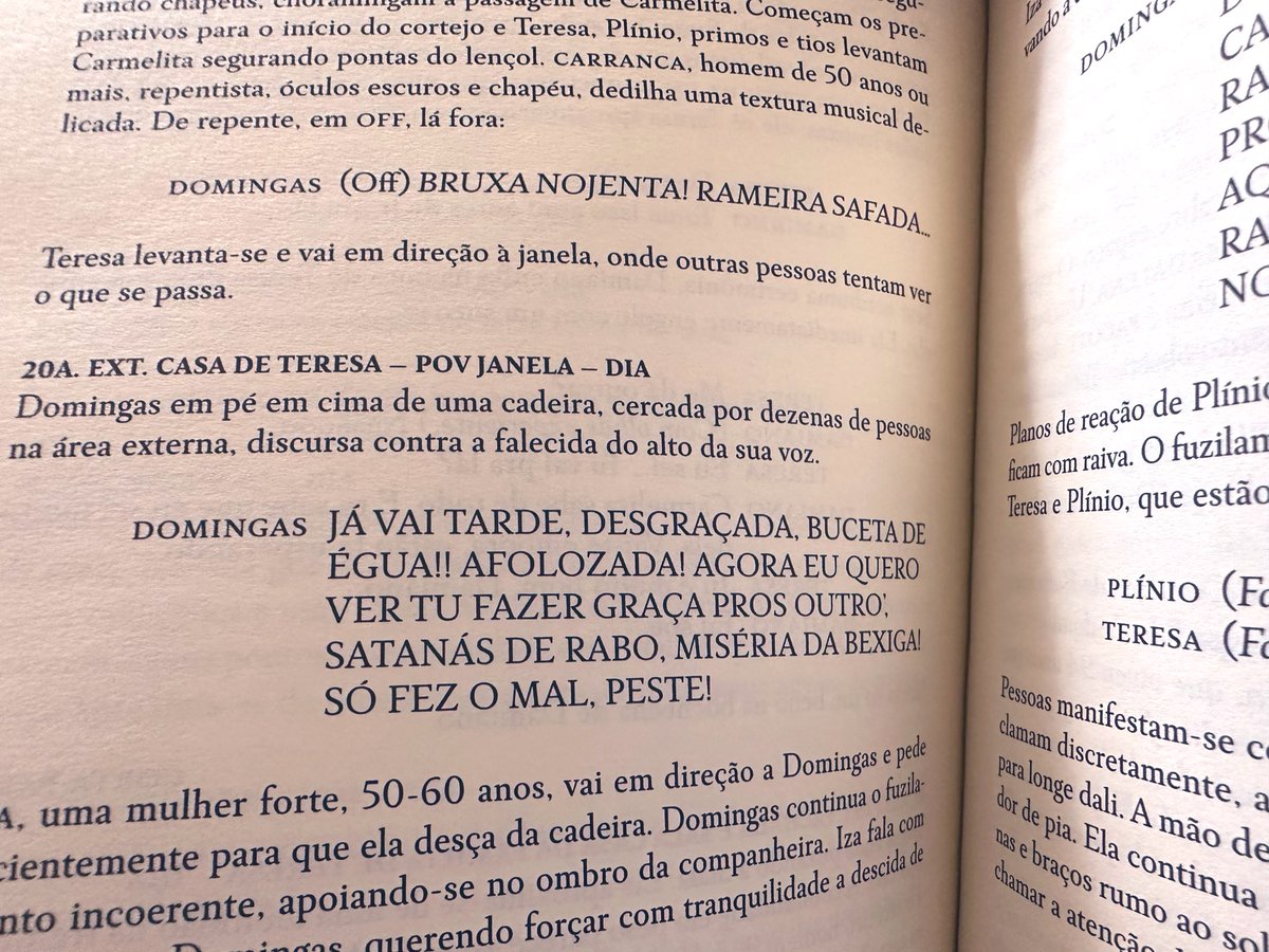 kmendoncafilho's tweet image. Passando de 5 mil exemplares - TRÊS ROTEIROS, esse livro que reúne os textos que escrevi para O SOM AO REDOR, AQUARIUS e BACURAU (com Juliano Dornelles), com prefácio de Ismail Xavier e outro texto confessional meu continua vendendo direitinho. ✌🏼@cialetras
