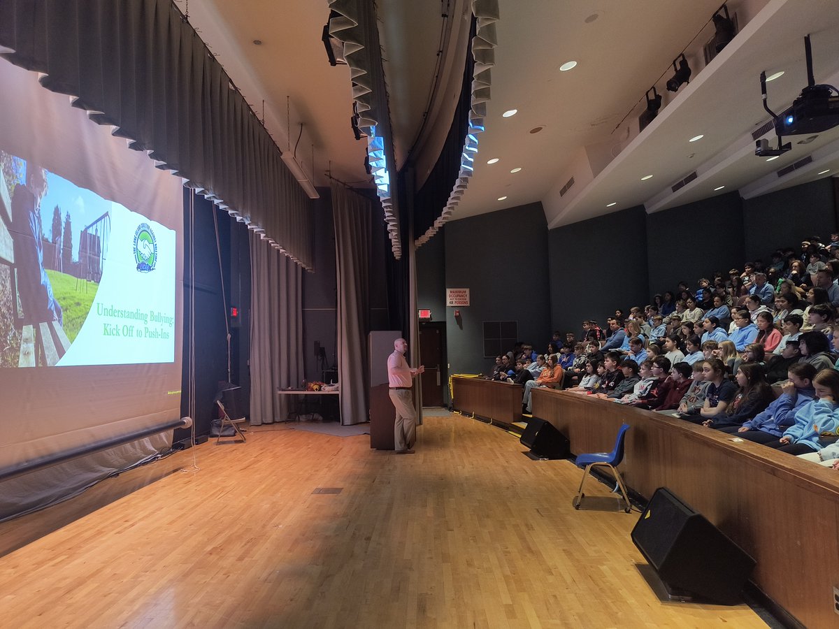 SCSD_GMS's tweet photo. Thank you to Joe Salamone @LICABJoe, Executive Director of the Long Island Coalition Against Bullying @LI_CAB, for sharing his personal story and helping our Ss navigate the difficult decision making process as it relates to bullying.  We look forward to your return in April. https://t.co/qvWWjqPHyA