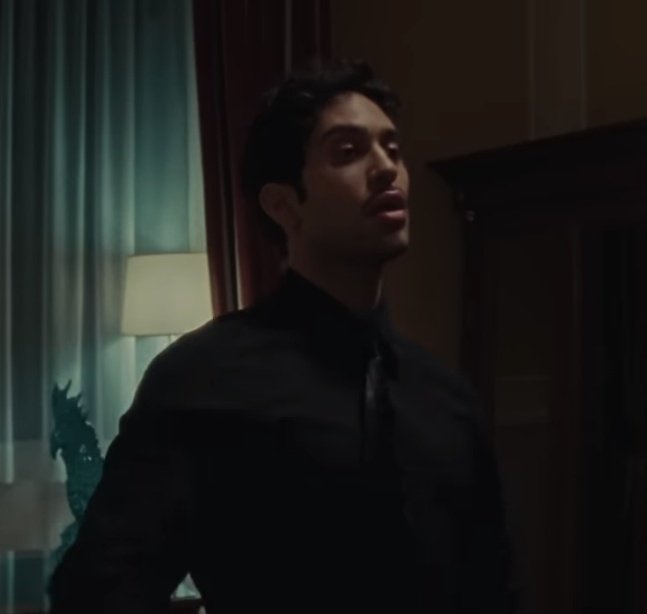elmygirlfriend's tweet photo. cosa abbiamo fatto di buono per meritare questo videoclip voi avete parole no perché io no le ho finite https://t.co/T6NCrmwaVn