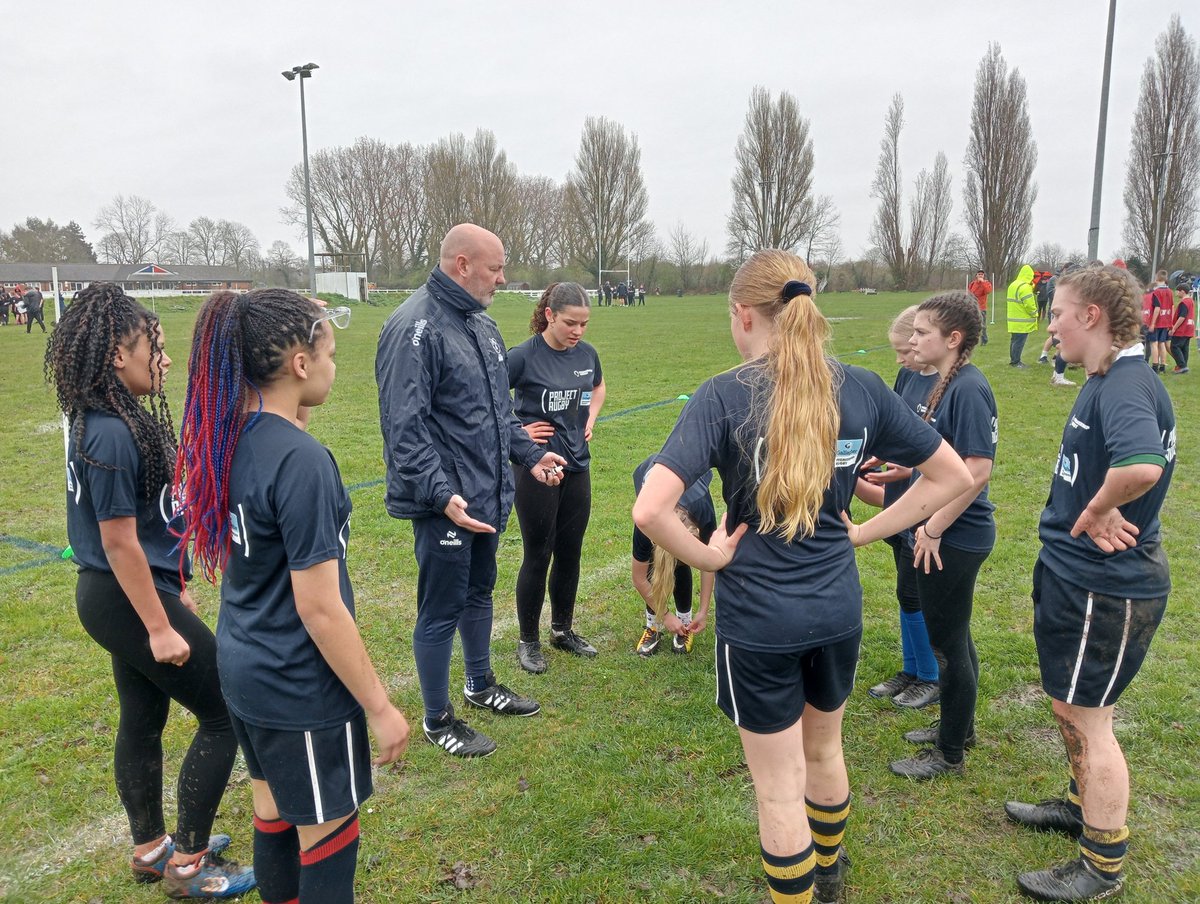 pe_aps_'s tweet image. @pe_aps_ at Staines RFC. We make up the 'Bears' rep team celebrating 100,000 participants in #projectrugby Smiles, tries, mud, fun! #loverugby! @BristolBearsW @BrisBearsCF