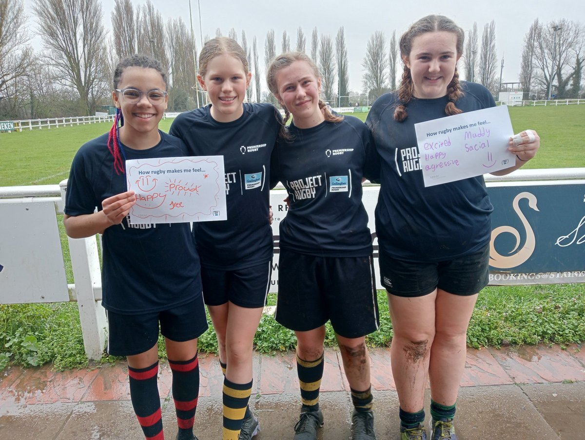 pe_aps_'s tweet image. @pe_aps_ at Staines RFC. We make up the 'Bears' rep team celebrating 100,000 participants in #projectrugby Smiles, tries, mud, fun! #loverugby! @BristolBearsW @BrisBearsCF
