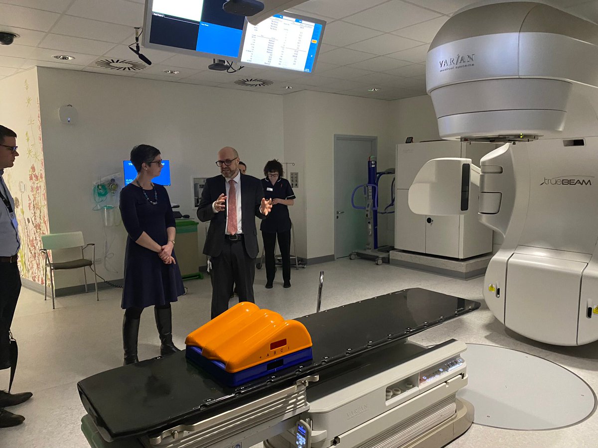 I was humbled to meet the breast oncology and radiotherapy team at @NNUH. I’m grateful to the @NHS for the great treatment I got, & I want the same for others. Brilliant to hear about the use of AI in imaging, increasing capacity in delivering radiotherapy for patients in Norwich