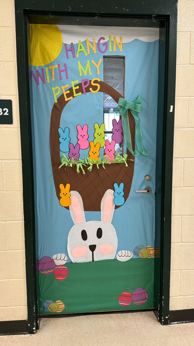 How cute is this door display? #lcelower