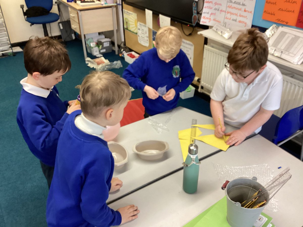 BPSYearTwo's tweet image. Greece Class are making their parachutes ready for the infamous egg drop experiment! #scienceweek