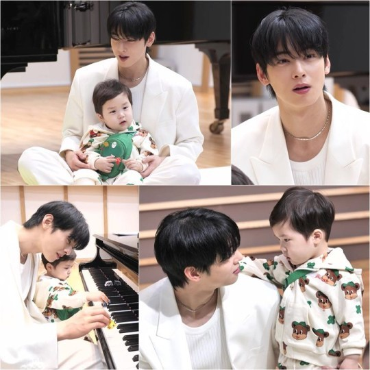 tang__kira's tweet photo. Ternyata~ 

Jadi, orangtua dari bayi Eunwoo namain dia Eunwoo karena Cha Eunwoo!

Kim Junho cerita dulu istrinya pas masih aktif sebagai pramugari tuh pernah ketemu sama Cha Eunwoo di pesawat. Terus Cha Eunwoo orangnya ramah bgttt.

Akhirnya pas anak pertamanya lahir, istrinya bilang mau namain Eunwoo soalnya terinspirasi sama keramahan Cha Eunwoo