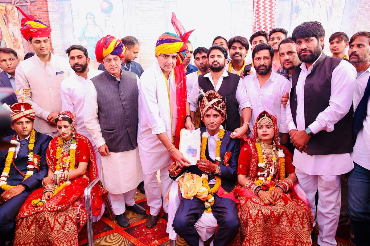 SachinPilot's tweet photo. आज दोपहर यादव समाज के सामूहिक विवाह सम्मेलन में शिकरत की।

📍ग्राम श्योसिंहपुरा, फुलेरा https://t.co/5QmOrzkY3C