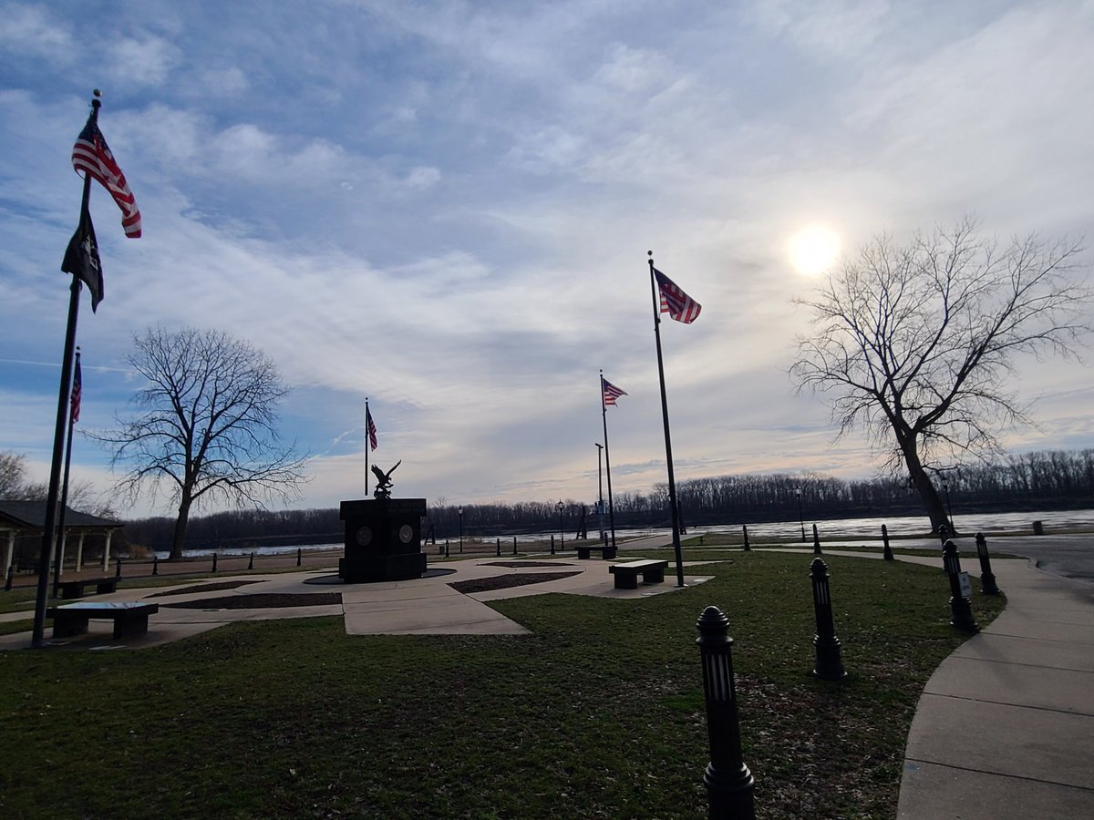 The #VeteransMemorial in St. Charles, Missouri
#ILoveWhereILive
#STC 
#StCharlesMO