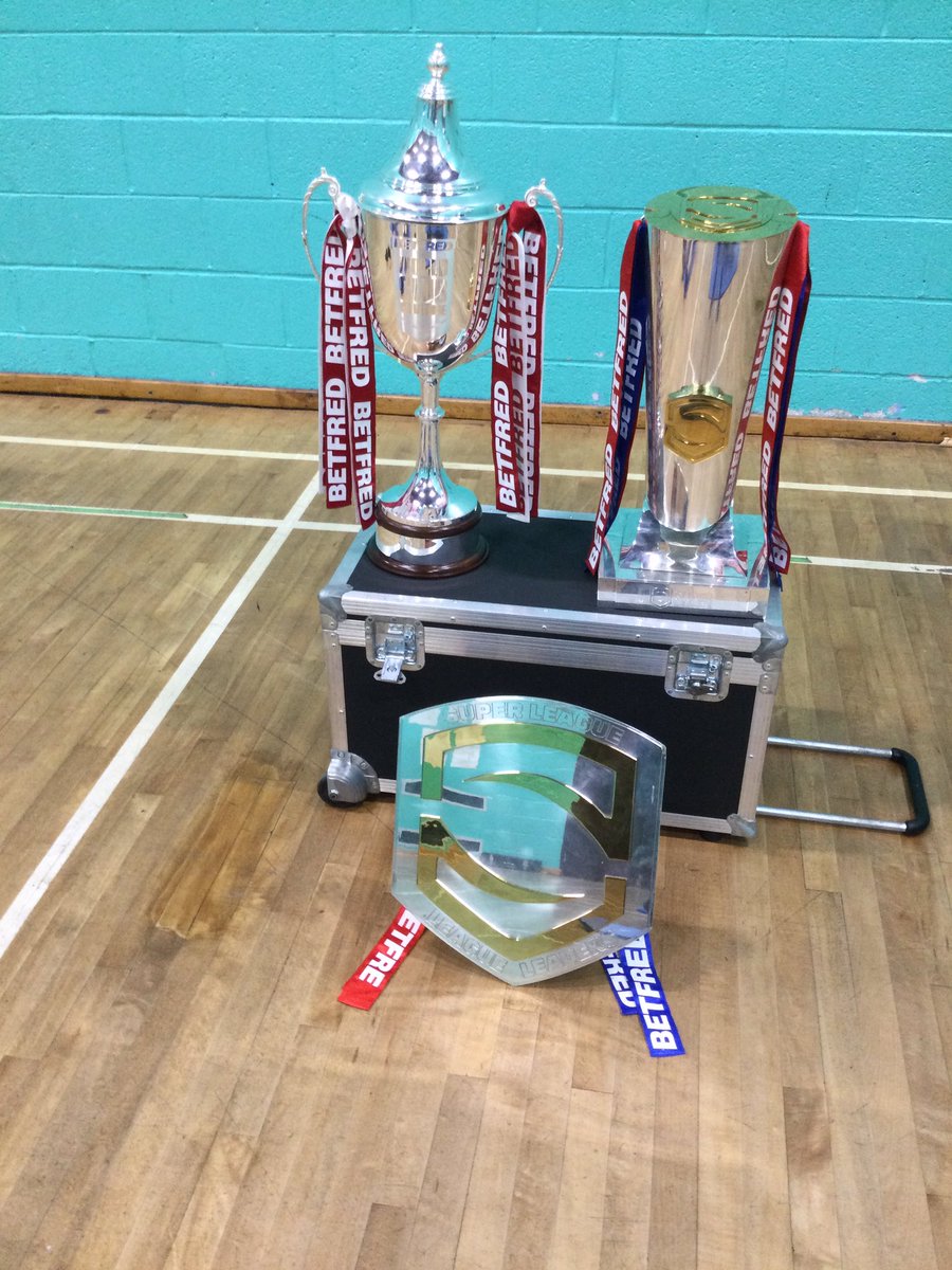 Thank you to @WiganWarriorsCF for bringing in the trophies Wigan won last season! Awesome achievement to show the pupils what can be achieved with hard work and dedication! ❤️🤍❤️🤍