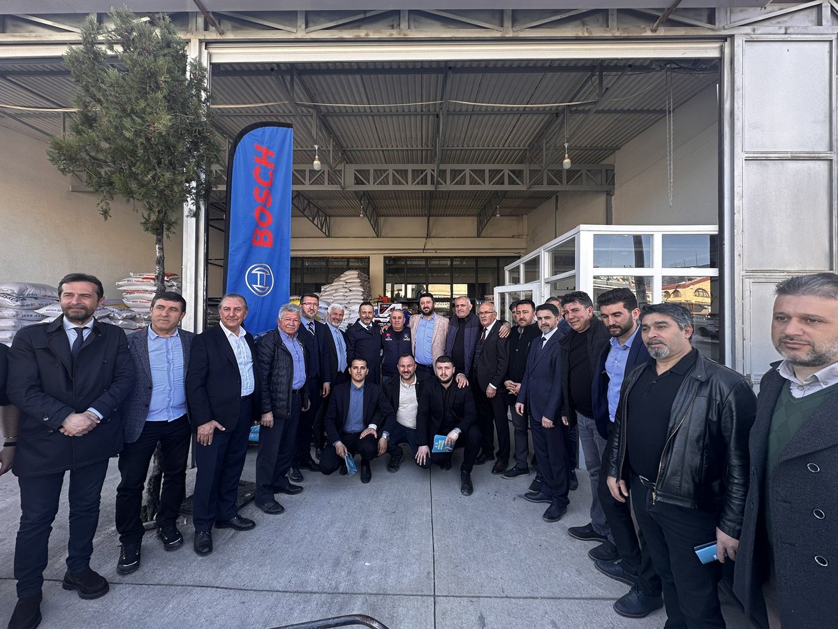 EmreCaliskan_50's tweet photo. 📍Ürgüp’teyiz. 

İl Başkan Yardımcılarımız, Ürgüp İlçe Başkanımız @derinnbaskan, Ürgüp Belediye Başkan Adayımız @baskanyildiz ve İlçe teşkilatımızın kıymetli üyeleri ve meclis üyesi adaylarımızla Ürgüp Sanayi Sitesini ziyaret ettik. Ürgüp'lü hemşehrilerimizle bir araya geldik. 

Ürgüp yola Fahri başkanla devam diyor. 
Teşekkürler Ürgüp 👏👏

#AKBELEDİYECİLİK yolunda #HazırızKararlıyız
#HepBirlikteNevşehir
#GerçekBelediyecilik