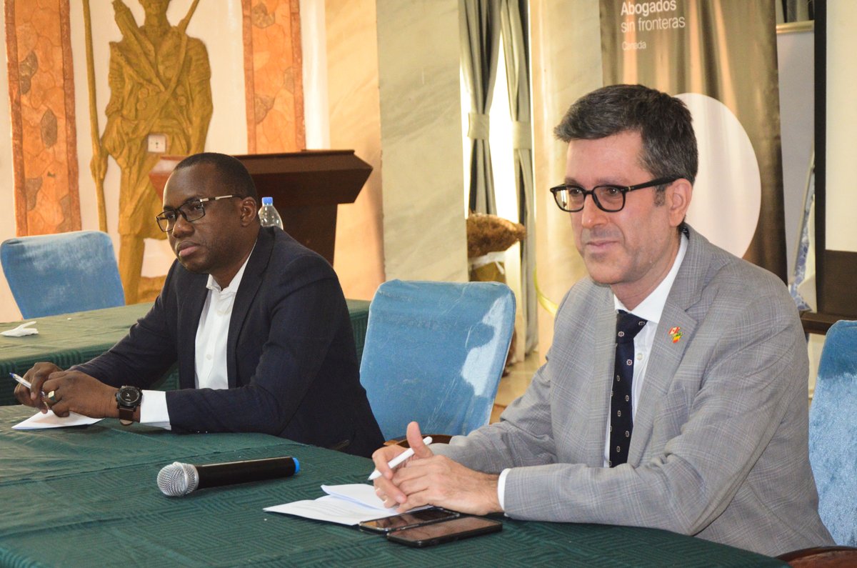 Notre équipe et nos partenaires au #Mali 🇲🇱 ont rencontré avec intérêt le nouvel ambassadeur d’<a href="/AmbCanMali/">Canada au Mali et au Niger</a>, Son Excellence, <a href="/NicolasJSimard/">Nicolas Simard</a>. Nous sommes encouragées par sa collaboration, partagée de <a href="/DevCanada/">Développement Canada</a>, qui soutient financièrement notre programmation.